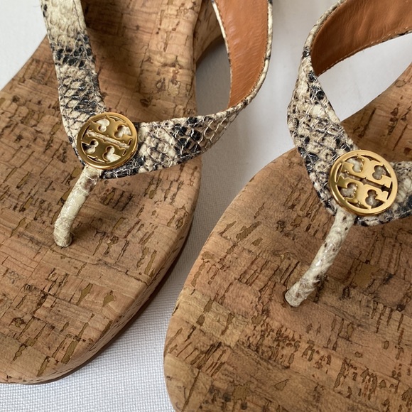 Tory Burch Faux Snakeskin Thong Wedge Platform Sandals - Size 10 - Picture 2 of 10